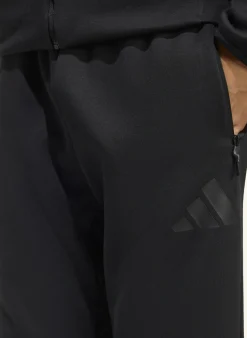 ADIDAS Z.N.E. HOSE MIT SCHMAL ZULAUFENDER BEINFORM