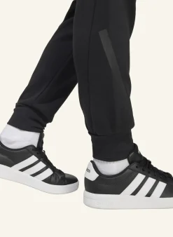 ADIDAS Z.N.E. HOSE MIT SCHMAL ZULAUFENDER BEINFORM