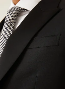 Anzug Tailored Fit