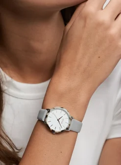 Armbanduhr aus Kunstleder