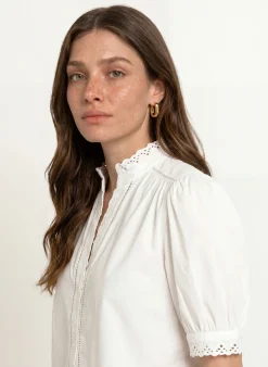 Bluse KARIS mit Lochspitze
