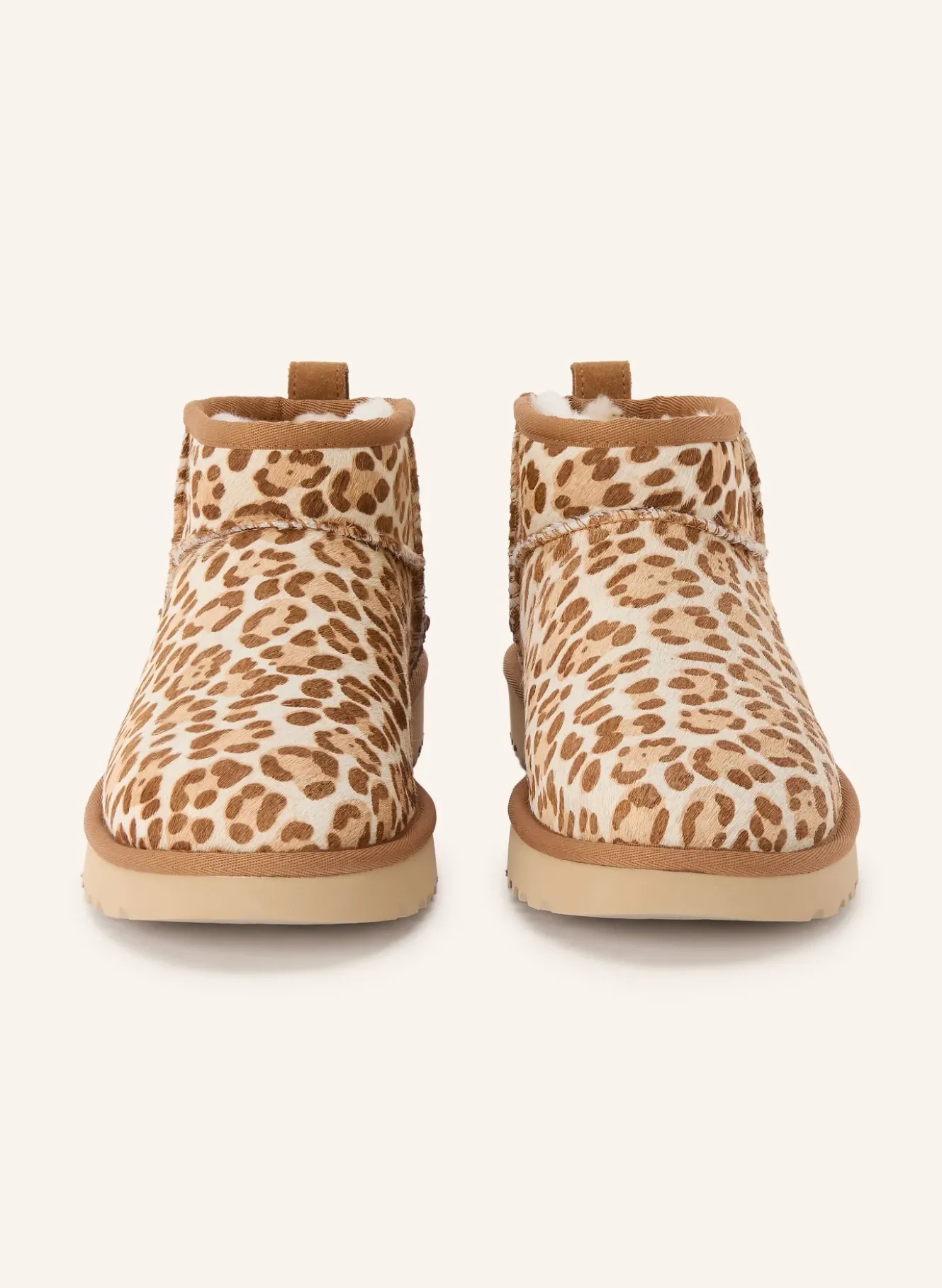 Boots CLASSIC ULTRA MINI PLAINS
