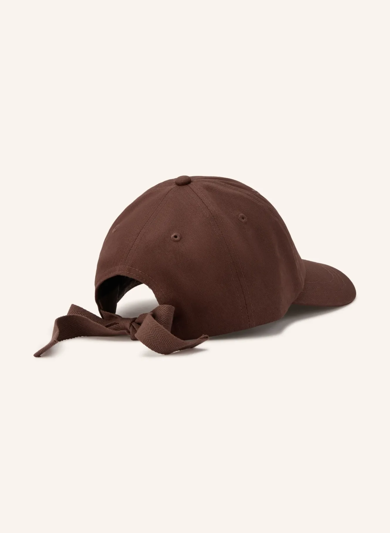Cap DEMURE
