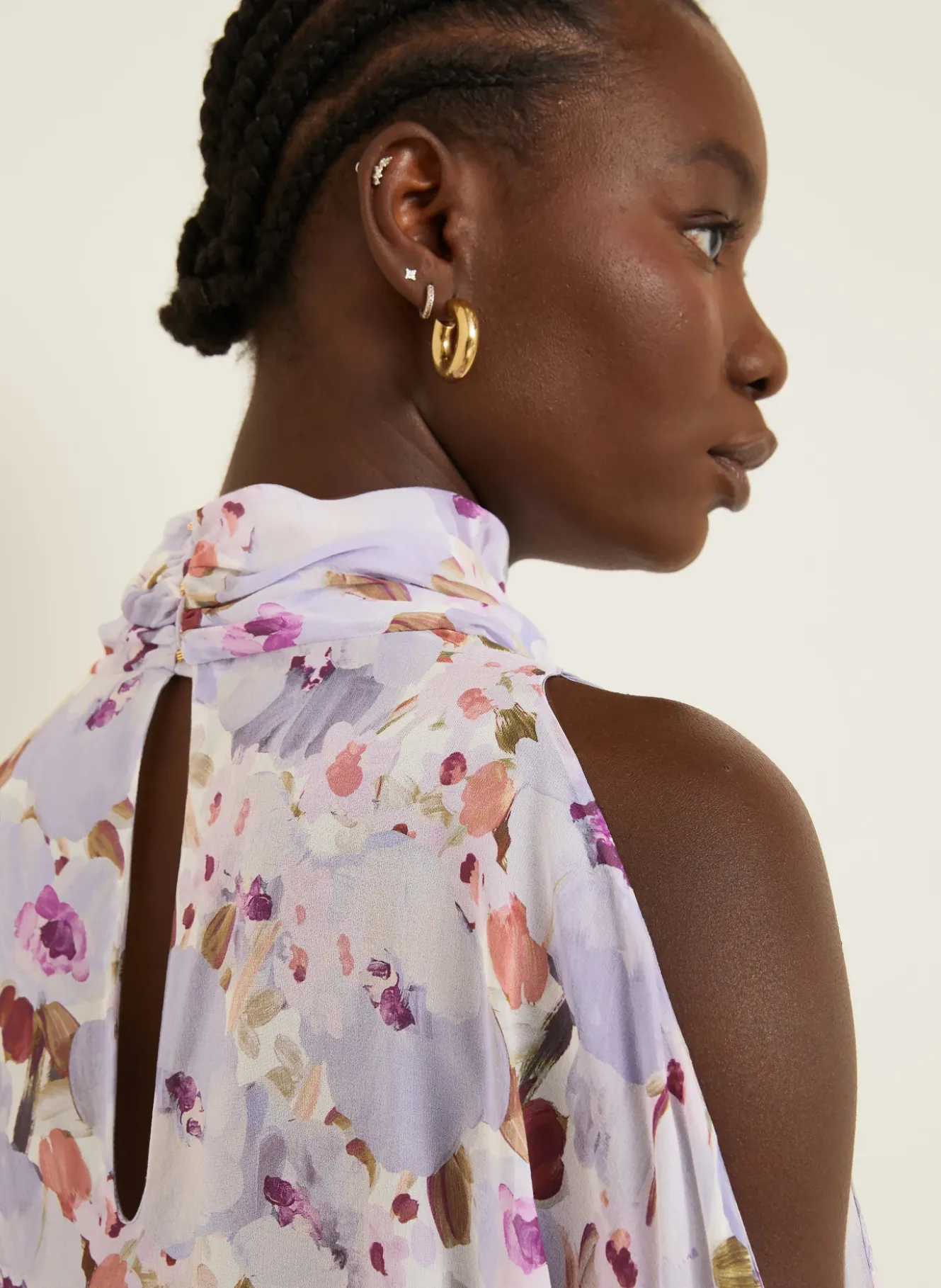 Cold-Shoulder-Bluse aus Seide
