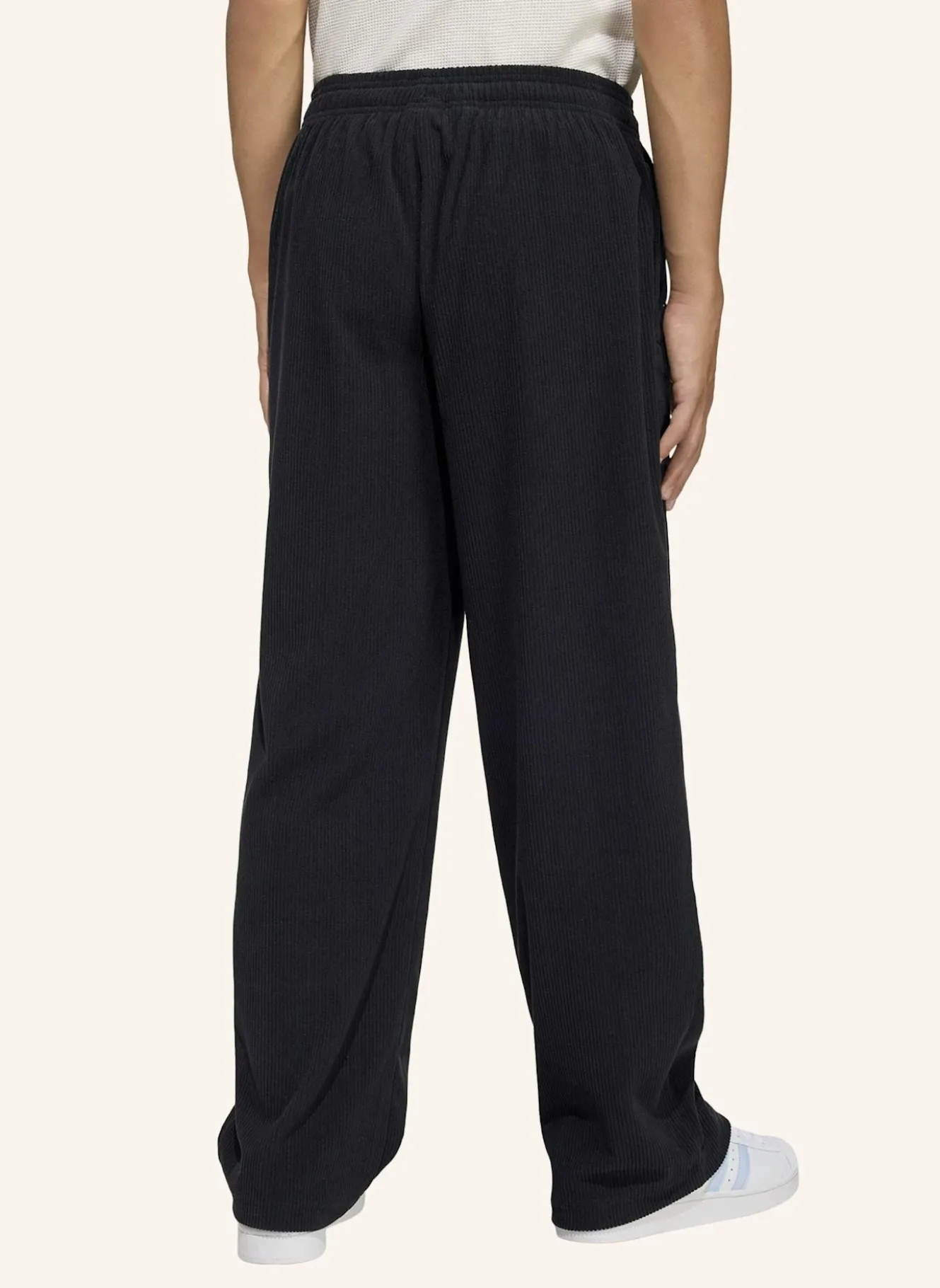 Cordhose im Jogging-Stil