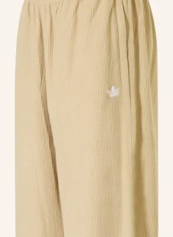 Cordhose im Jogging-Stil