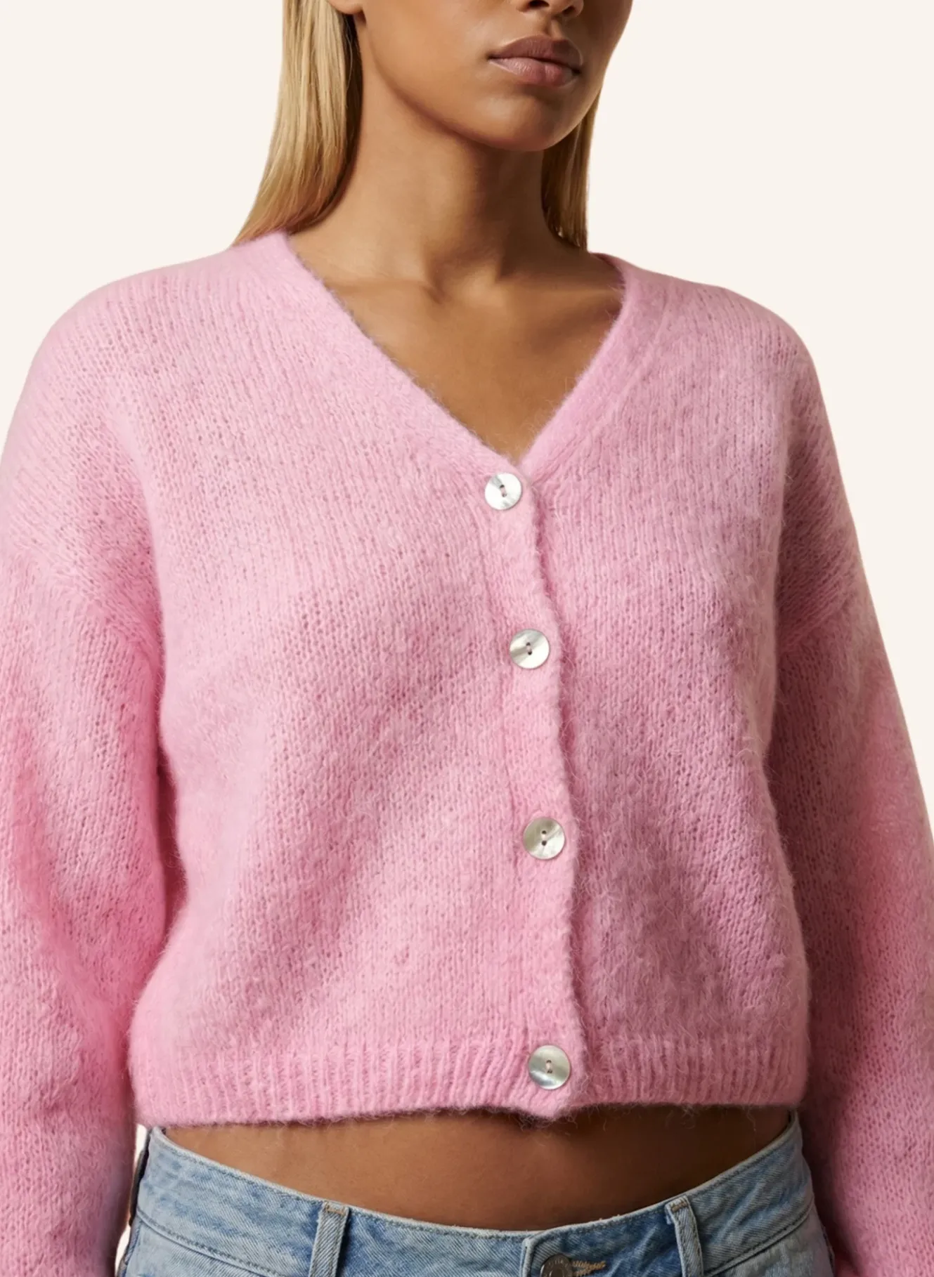 Cropped Cornelia