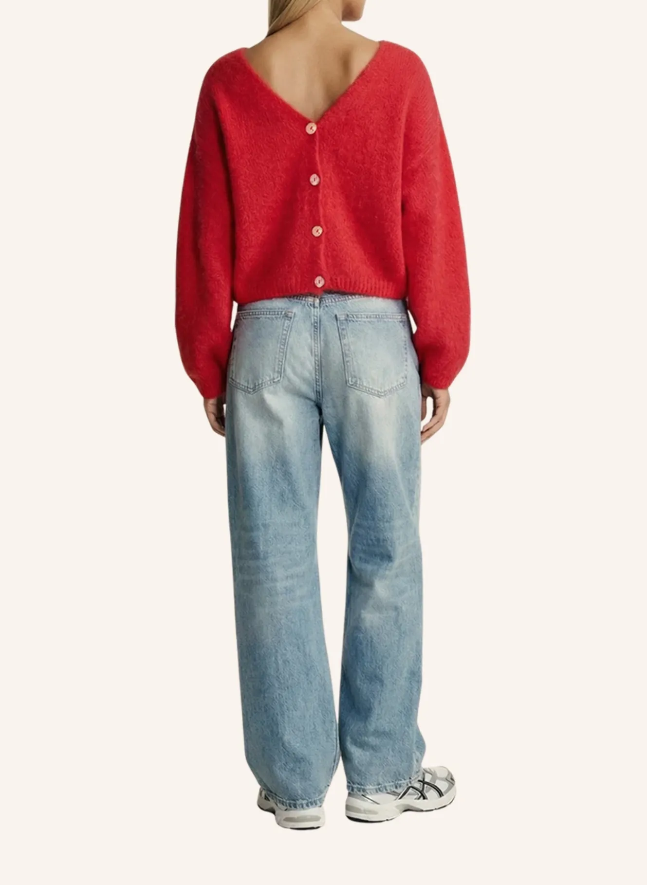 Cropped Cornelia