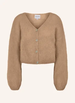 Cropped Cornelia