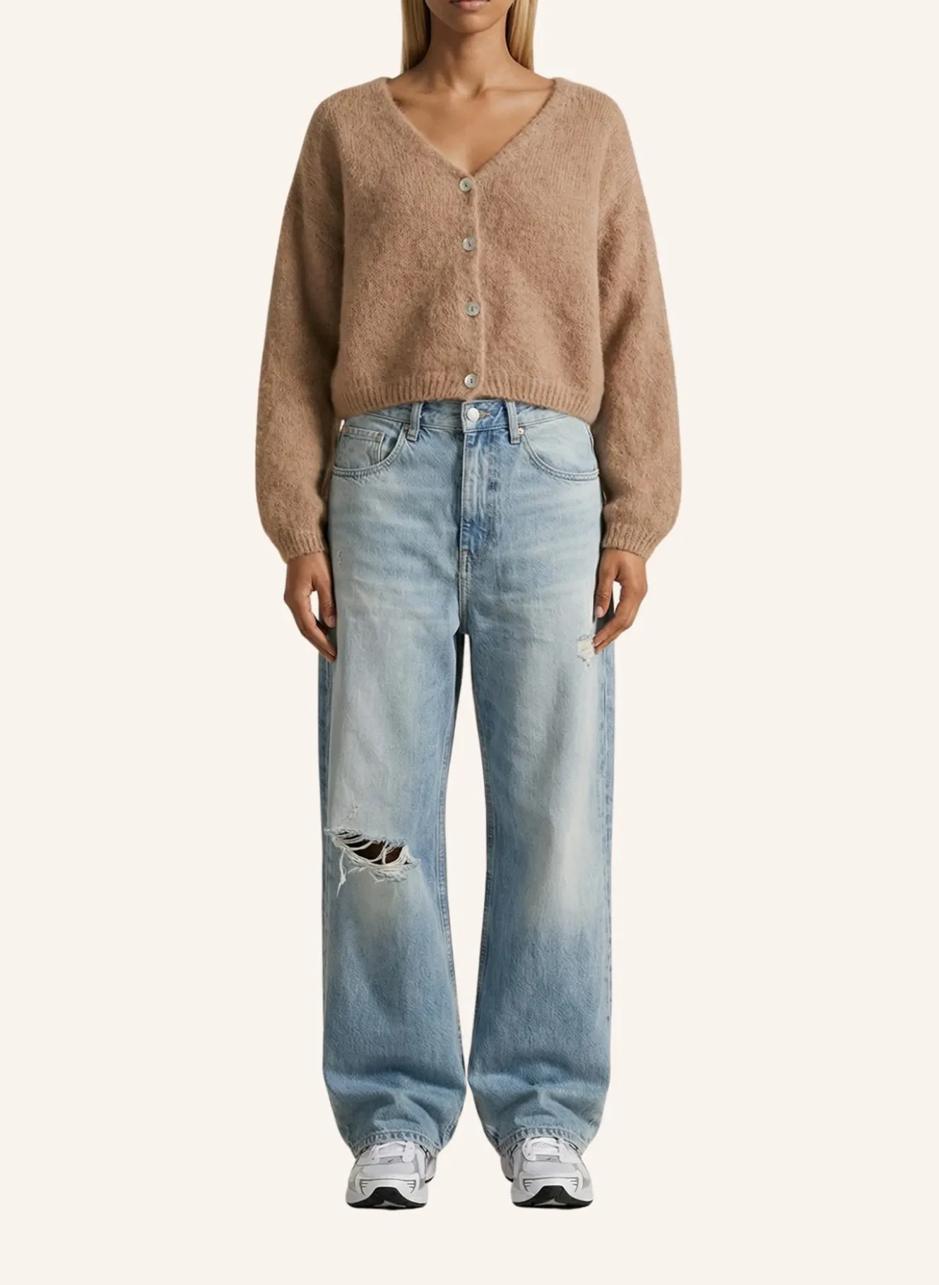 Cropped Cornelia