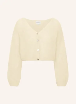 Cropped Cornelia