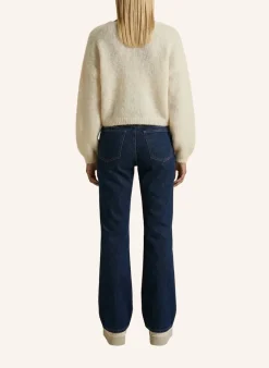 Cropped Cornelia