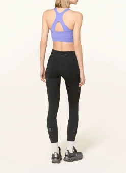 Cropped-Top PERFORMANCE