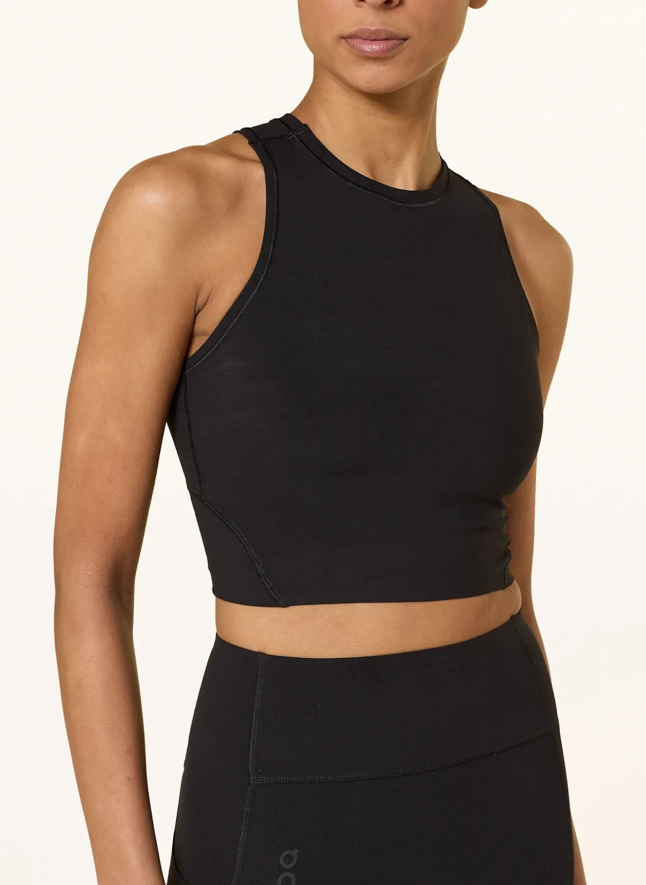 Cropped-Top STUDIO