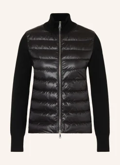 Daunenjacke im Materialmix