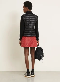 Daunenjacke im Materialmix