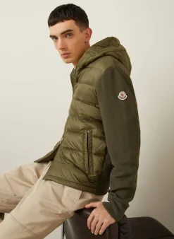 Daunenjacke im Materialmix