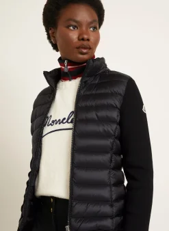 Daunenjacke im Materialmix