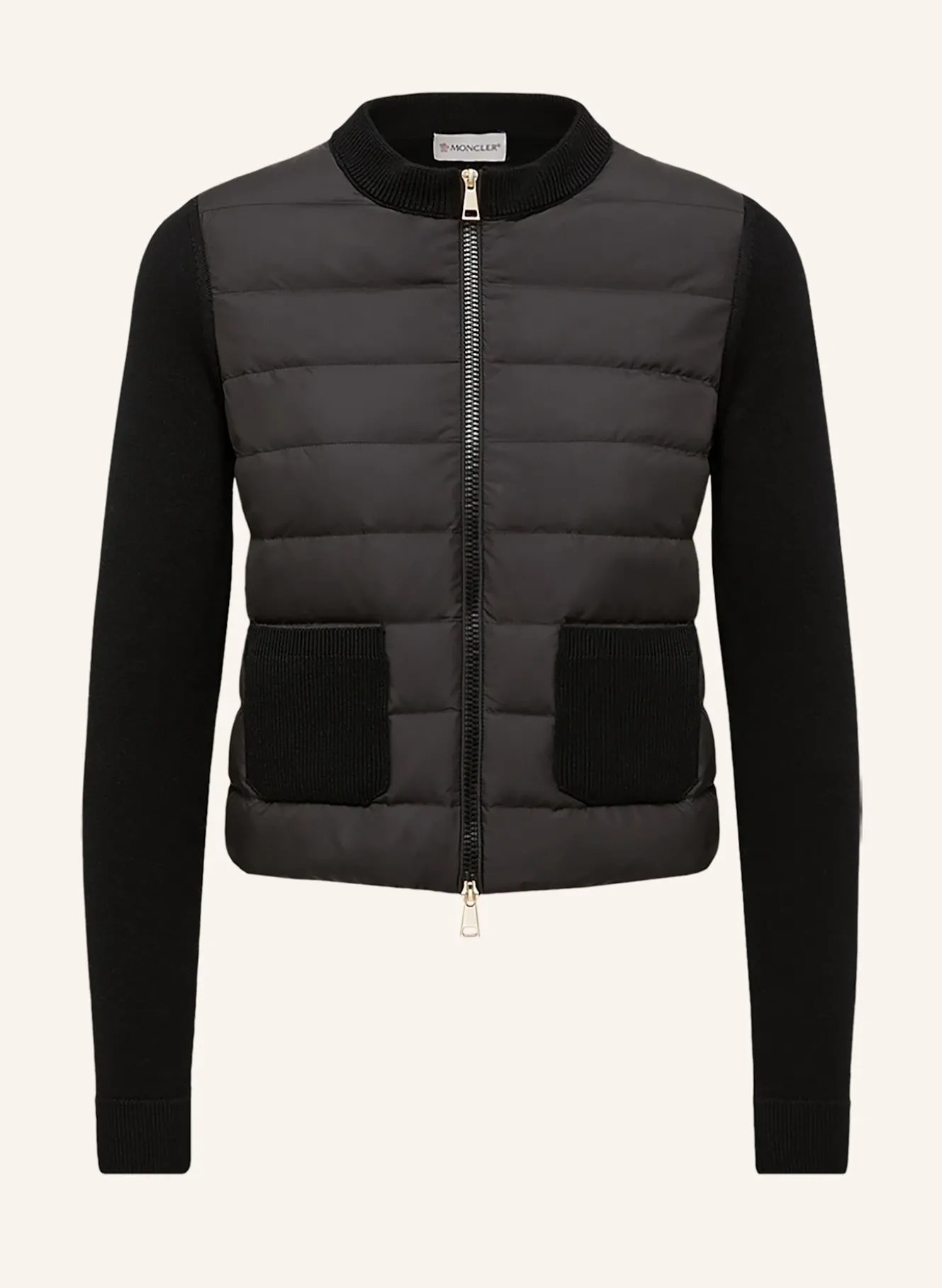 Daunenjacke im Materialmix