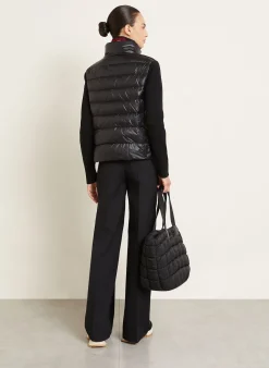 Daunenjacke im Materialmix