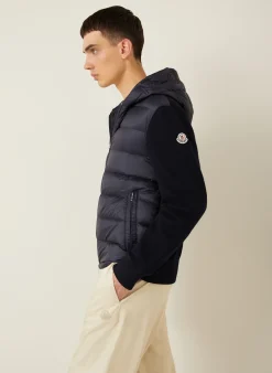 Daunenjacke im Materialmix