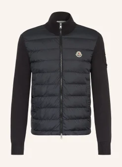 Daunenjacke im Materialmix