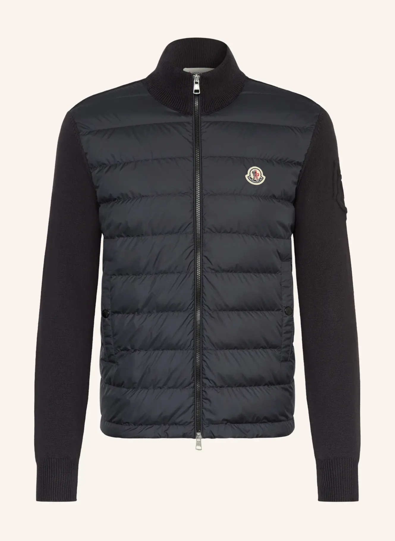 Daunenjacke im Materialmix