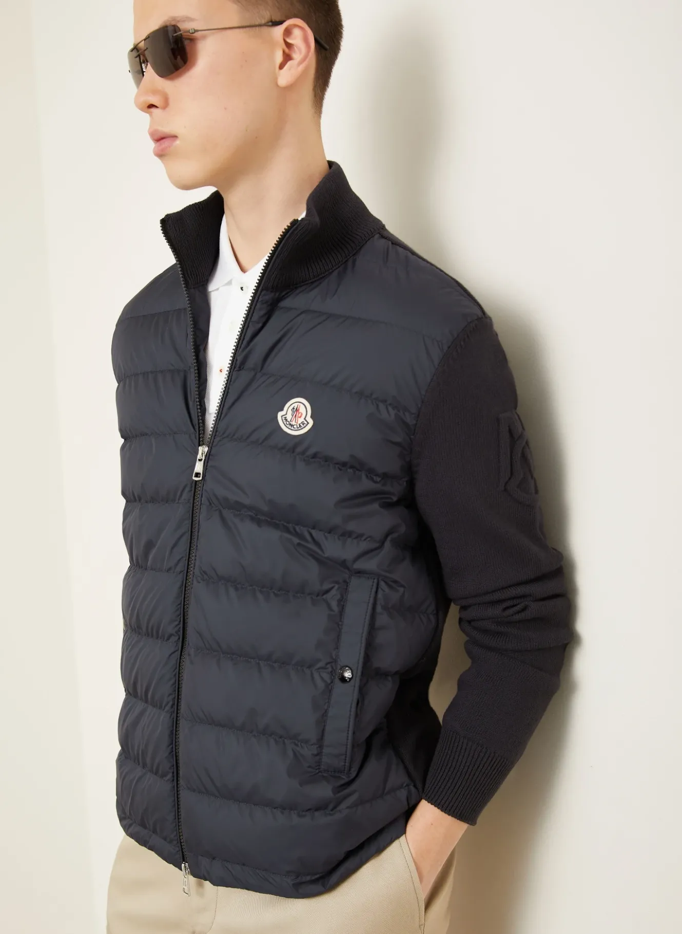 Daunenjacke im Materialmix
