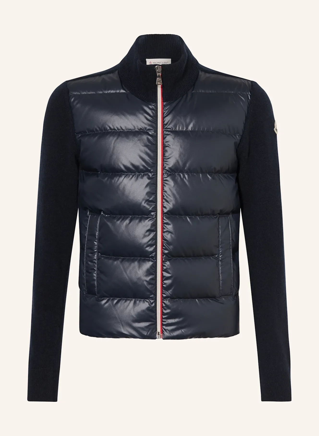Daunenjacke im Materialmix