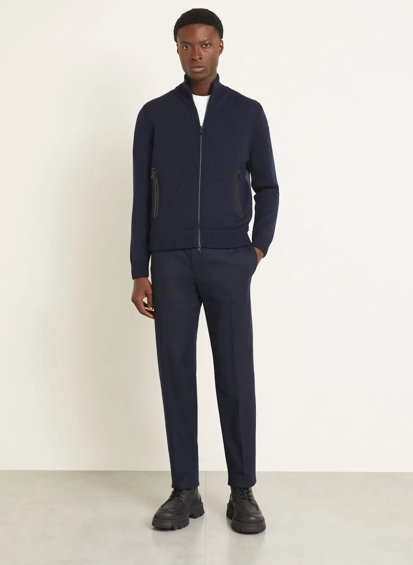 Daunenjacke im Materialmix