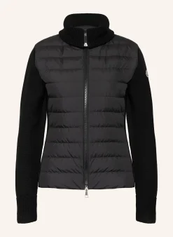 Daunenjacke im Materialmix