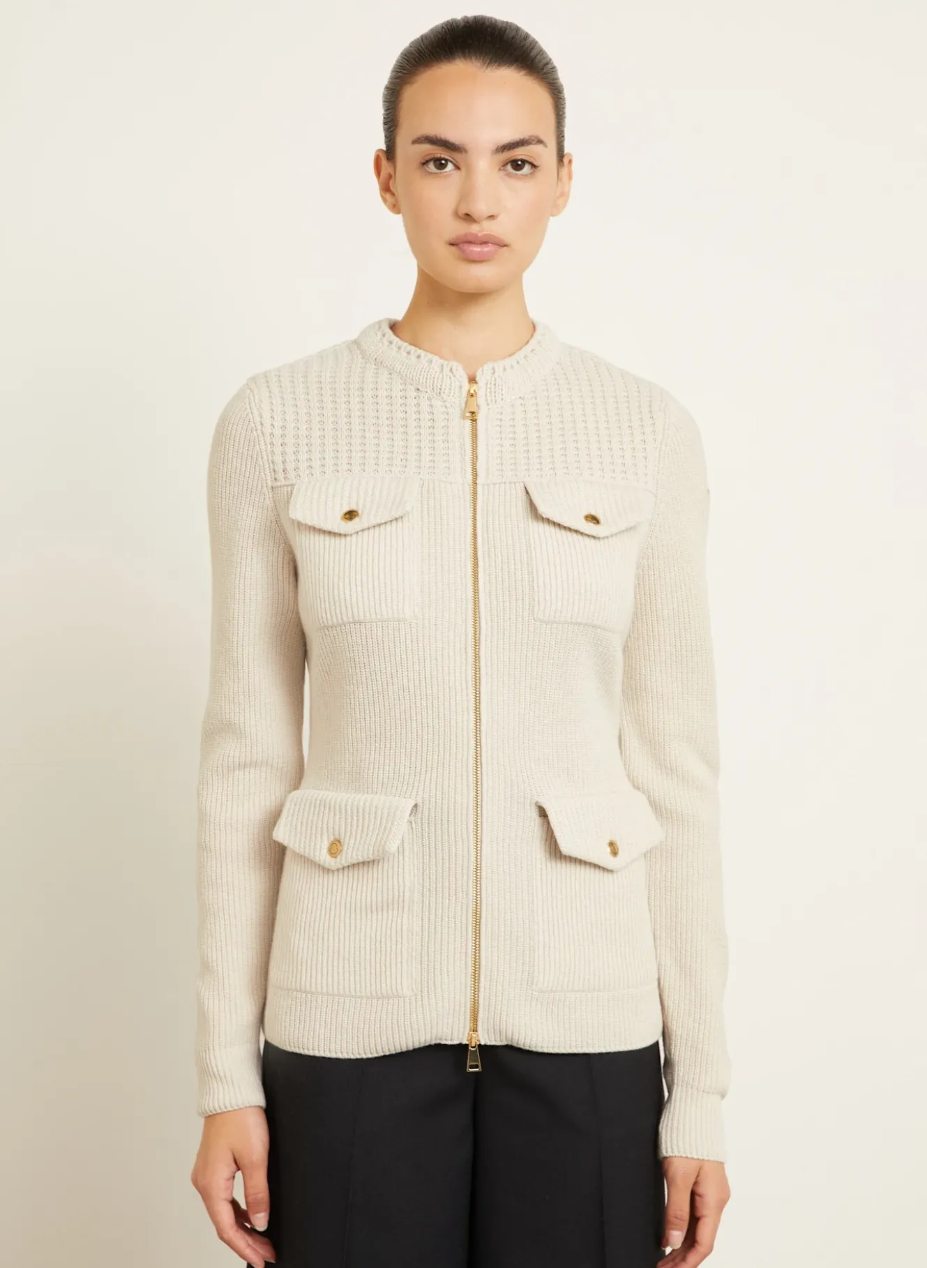 Daunenjacke im Materialmix