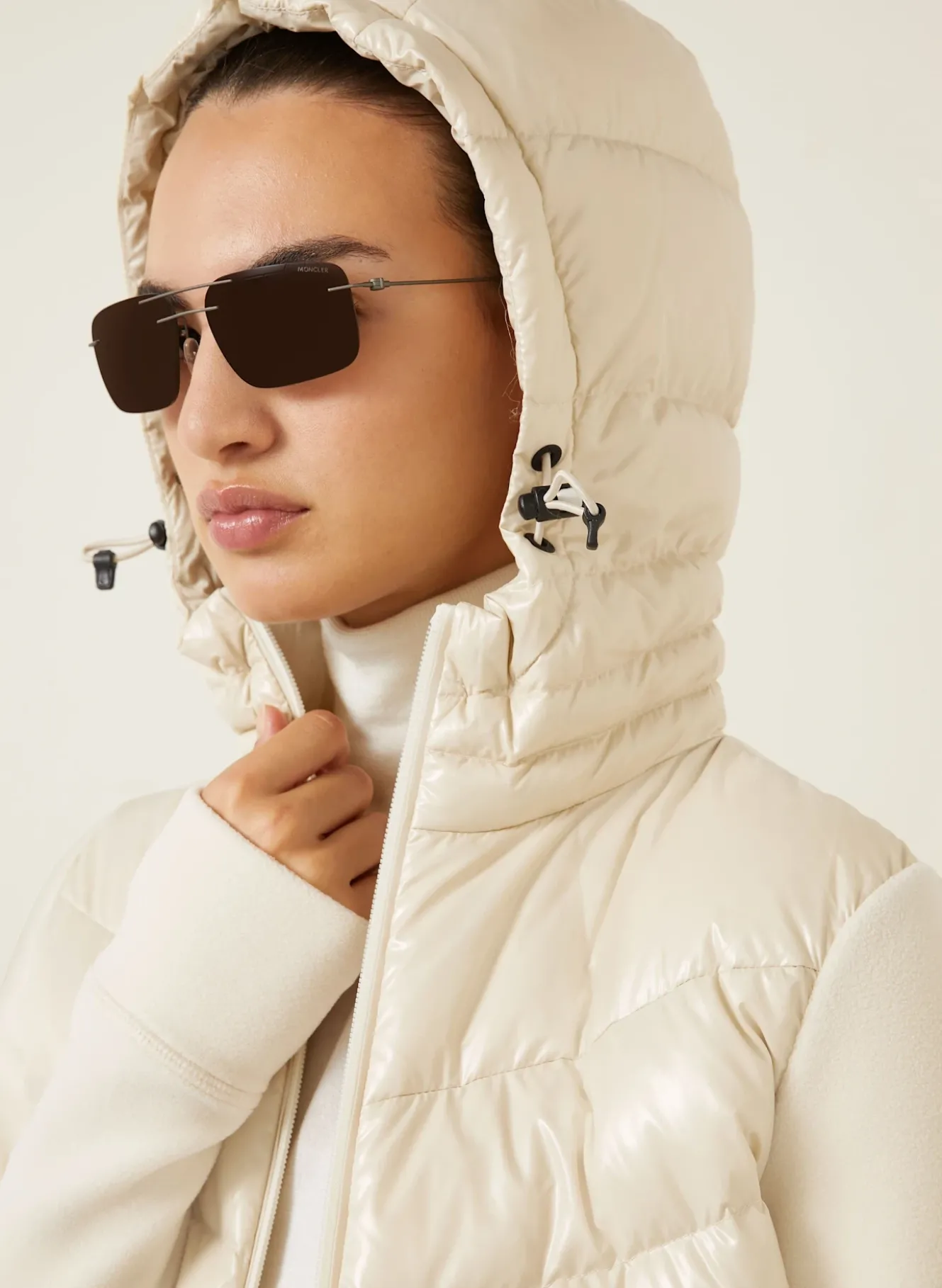 Daunenjacke im Materialmix