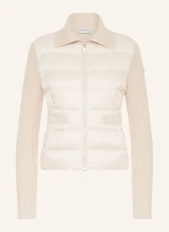 Daunenjacke im Materialmix