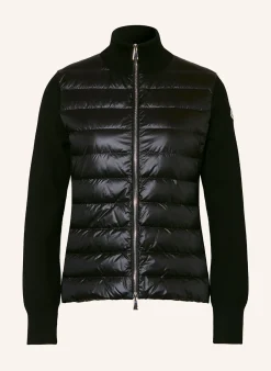 Daunenjacke im Materialmix