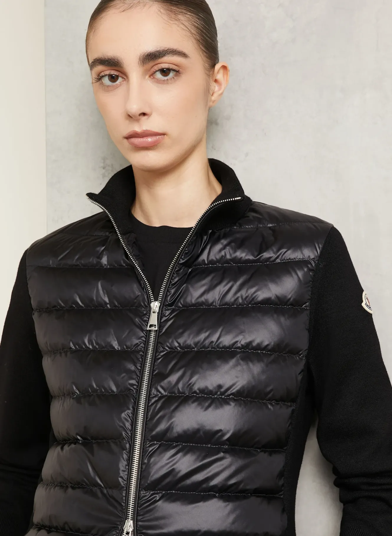 Daunenjacke im Materialmix