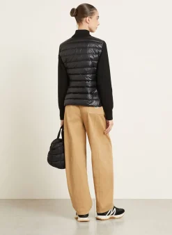Daunenjacke im Materialmix