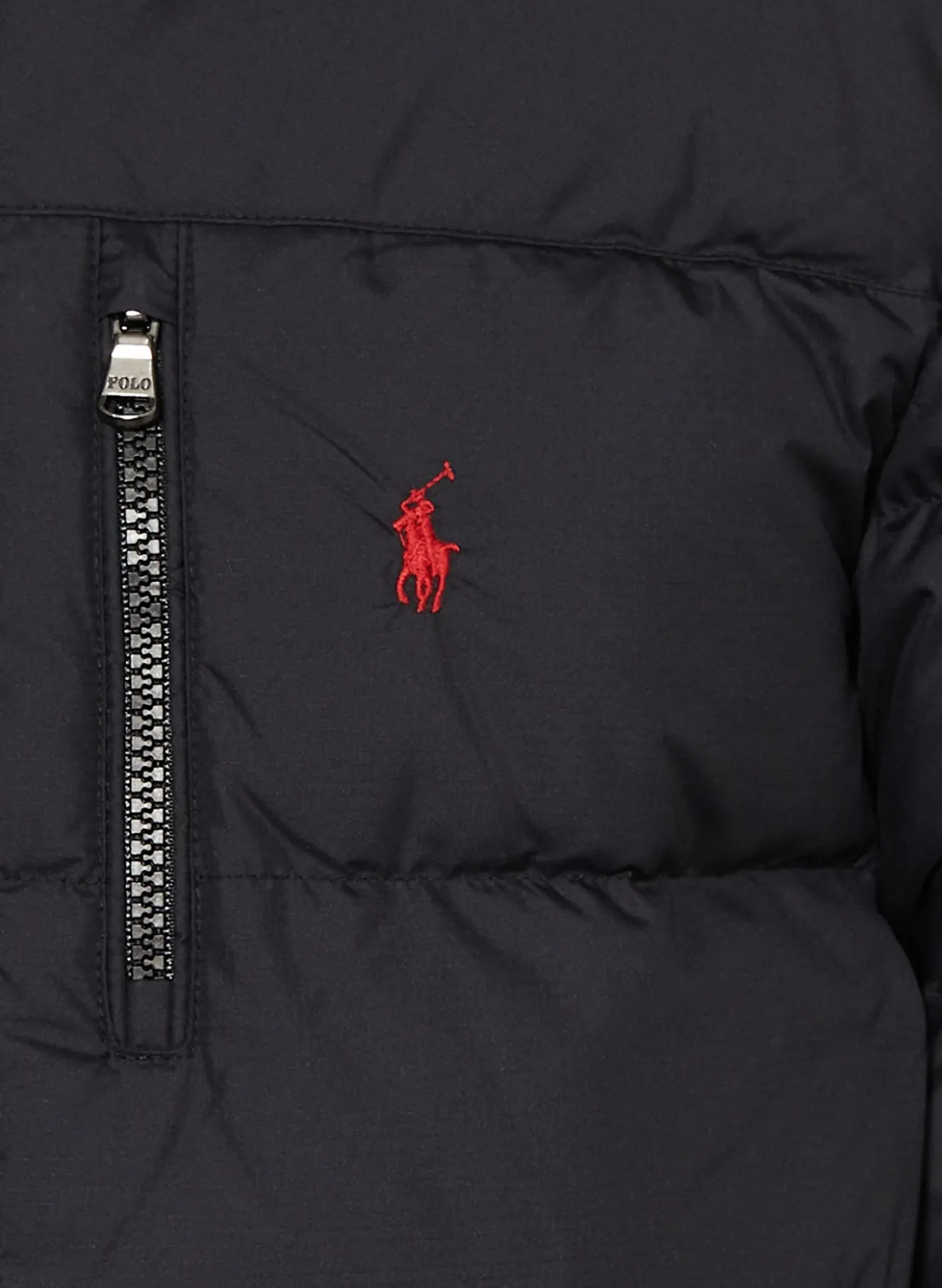 Daunenjacke mit abnehmbarer Kapuze