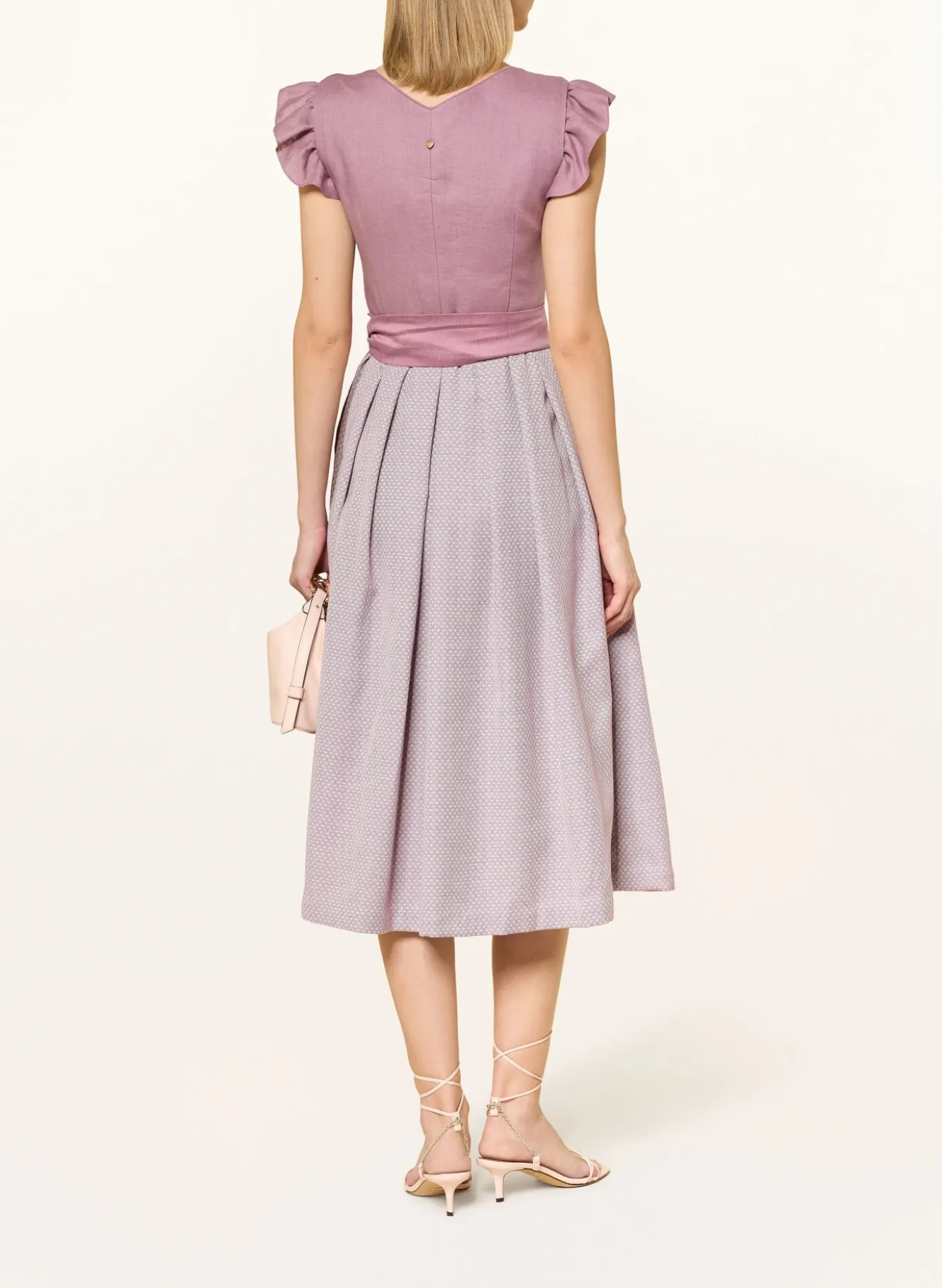 Dirndl MARIE mit Leinen und Rüschen