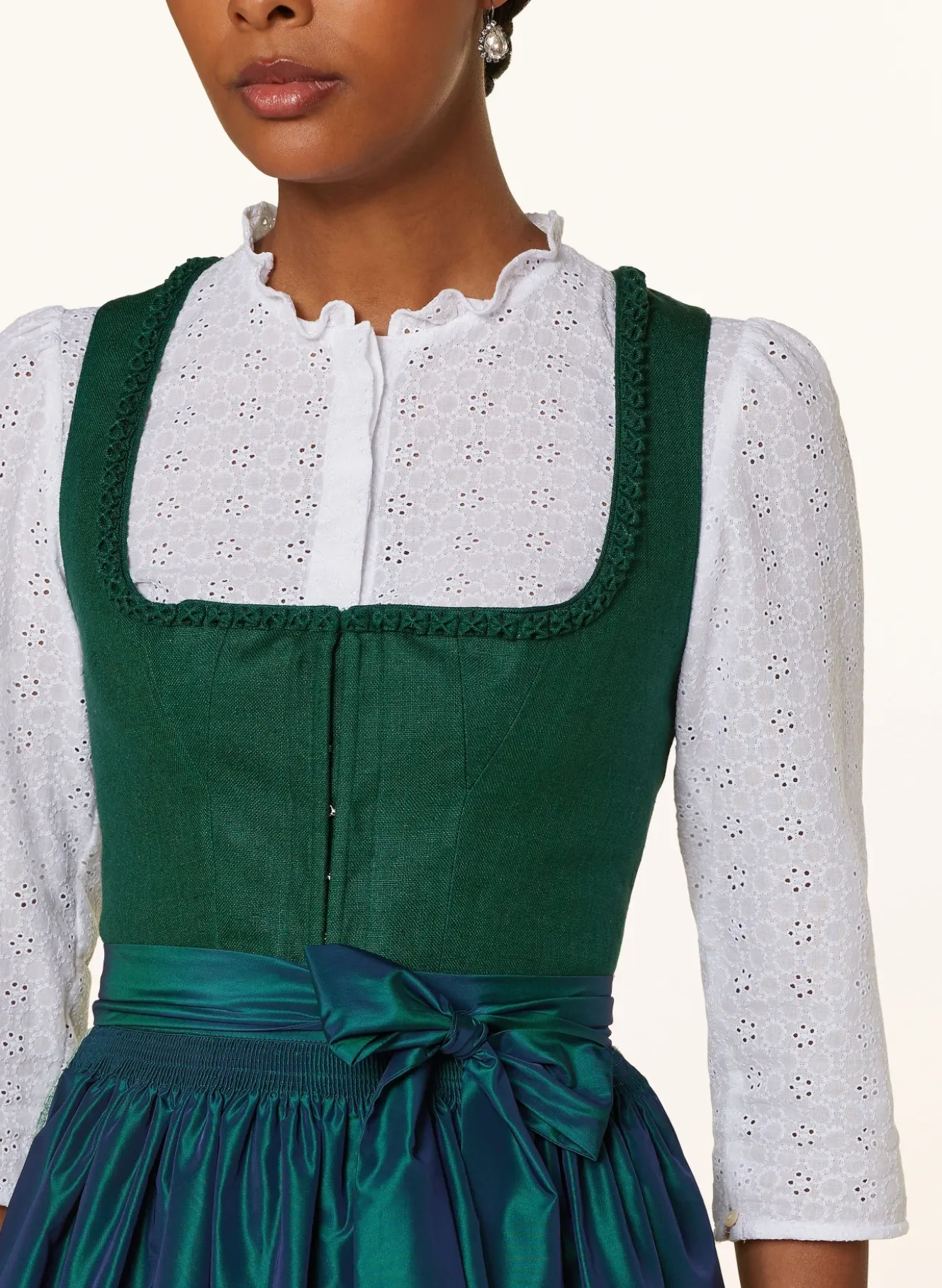 Dirndl mit Seide