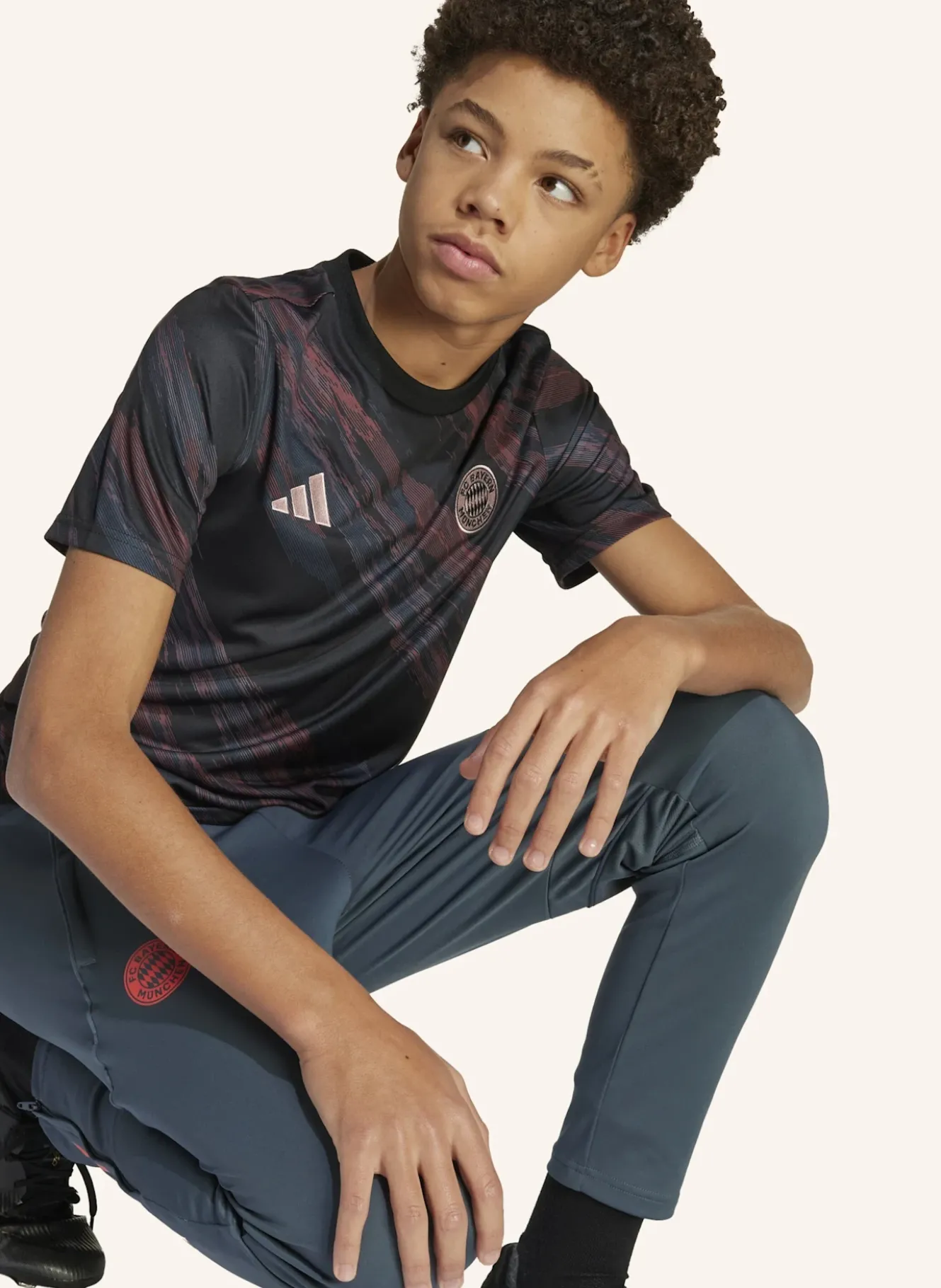 FC BAYERN MÜNCHEN 25/26 KIDS PRE-MATCH SHIRT