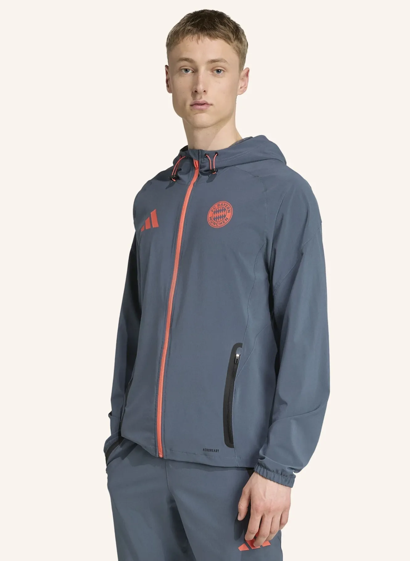 FC BAYERN TIRO 25 COMPETITION VIS TECH TRAVEL JACKE
