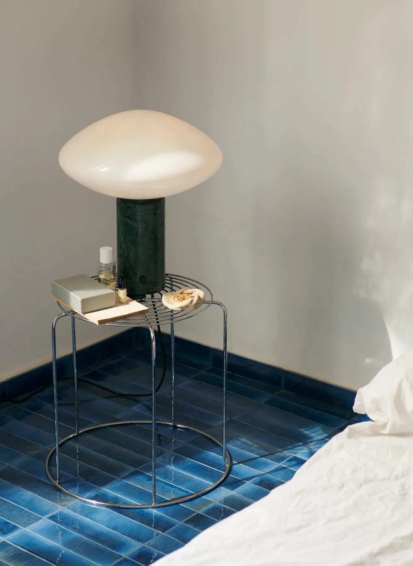 Hocker WIRE VP11