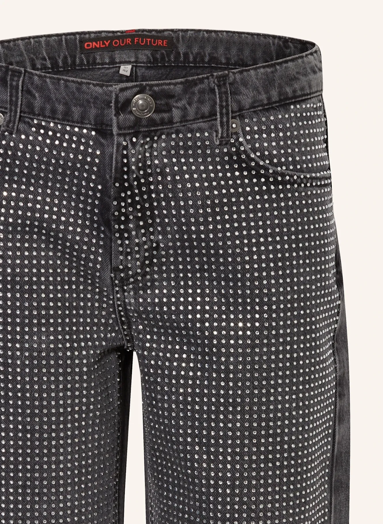 Jeans mit Schmucksteinen