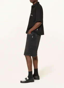 Jeansshorts mit Nieten