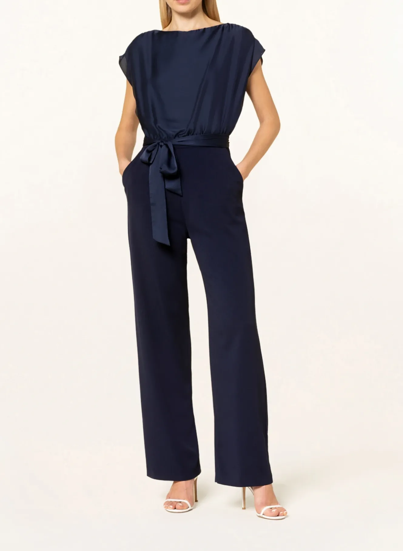 Jumpsuit im Materialmix