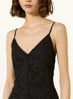Kleid aus Lochspitze