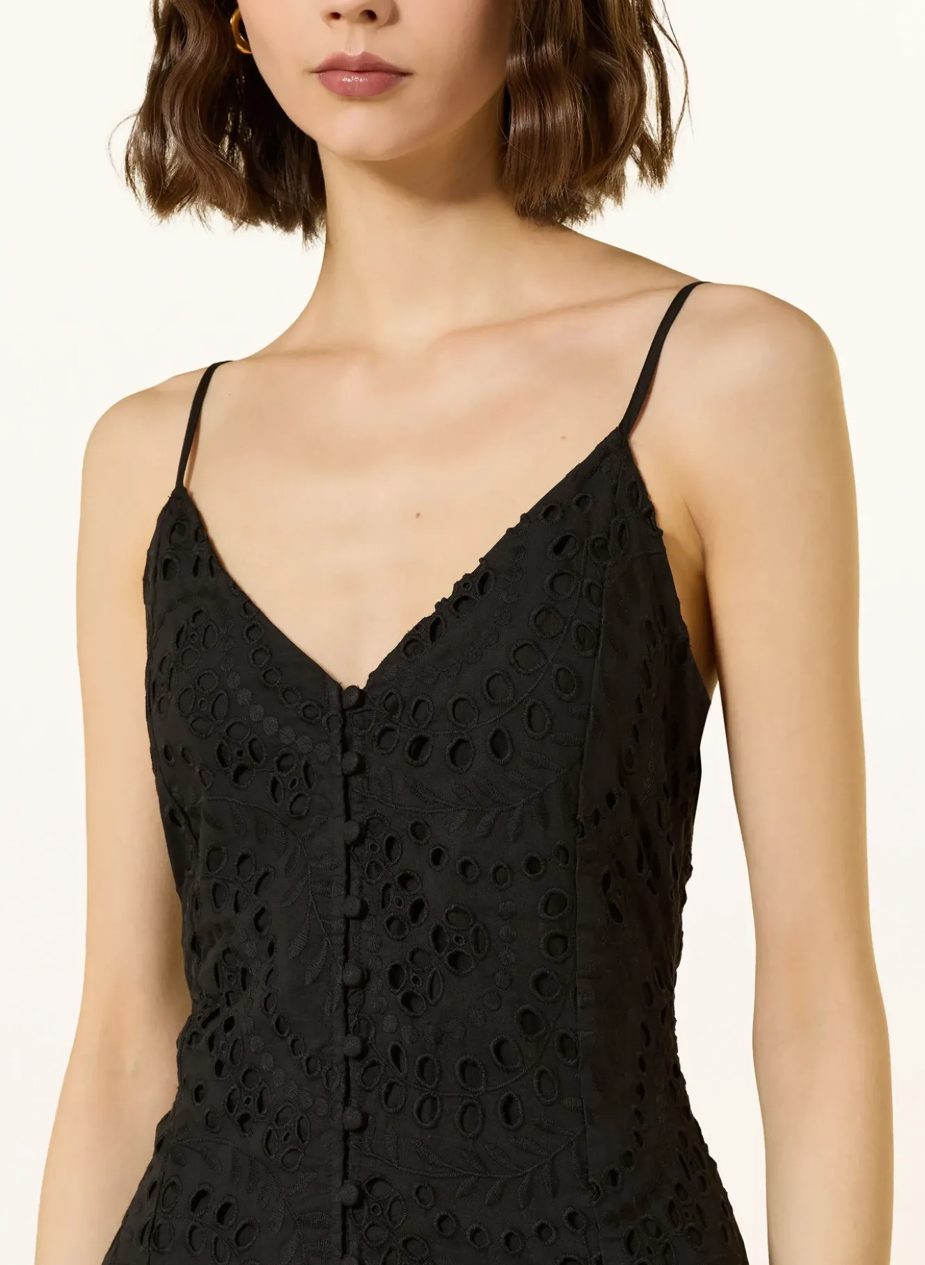 Kleid aus Lochspitze