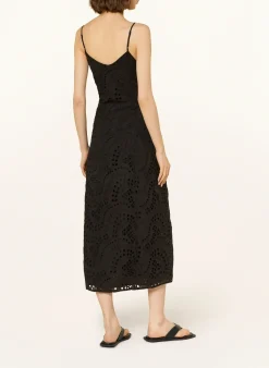 Kleid aus Lochspitze