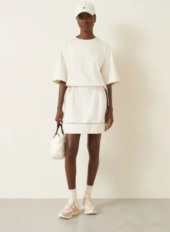 Kleid im Materialmix